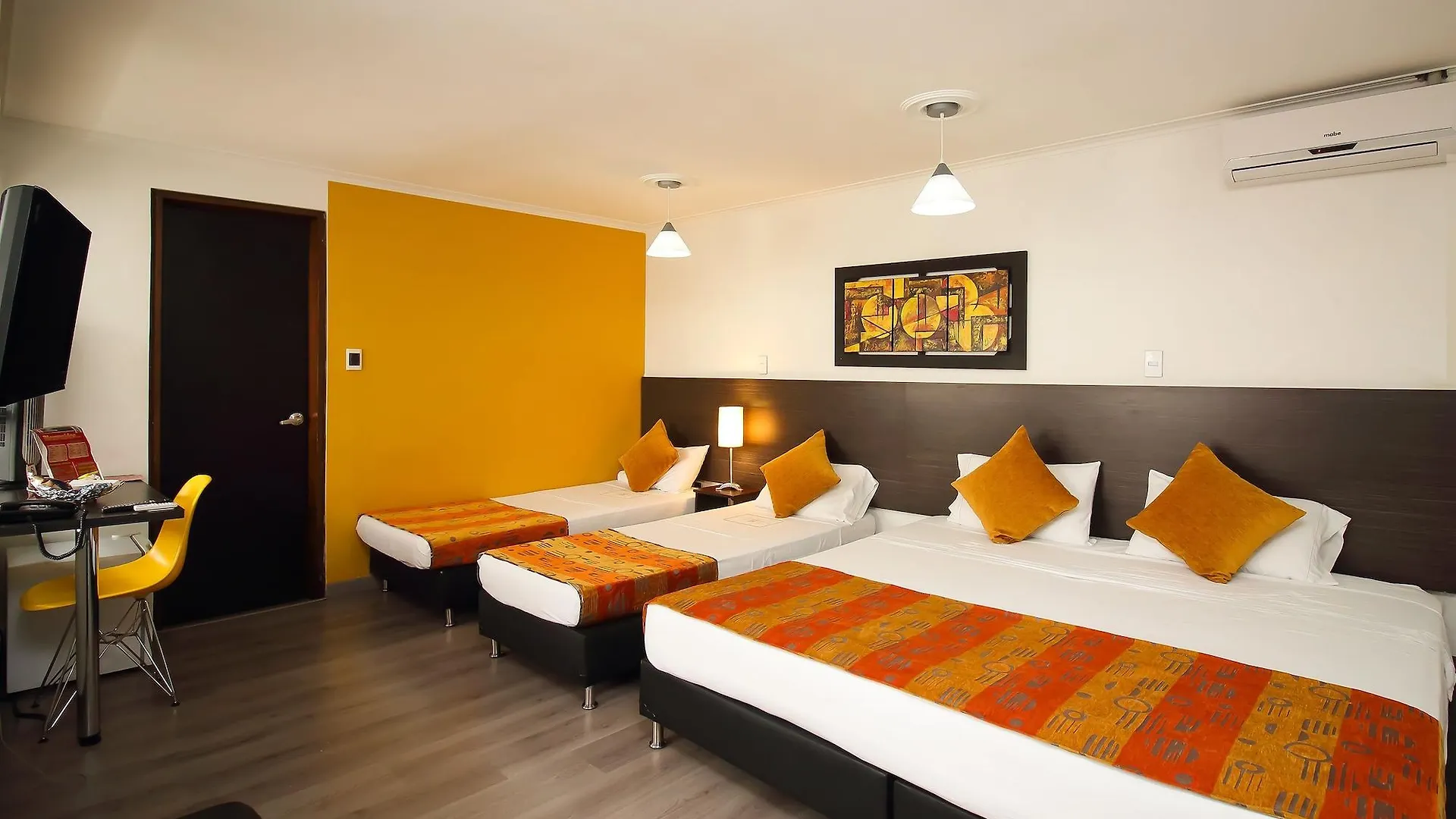 Hotel Casa Mayor Medellin 3*,